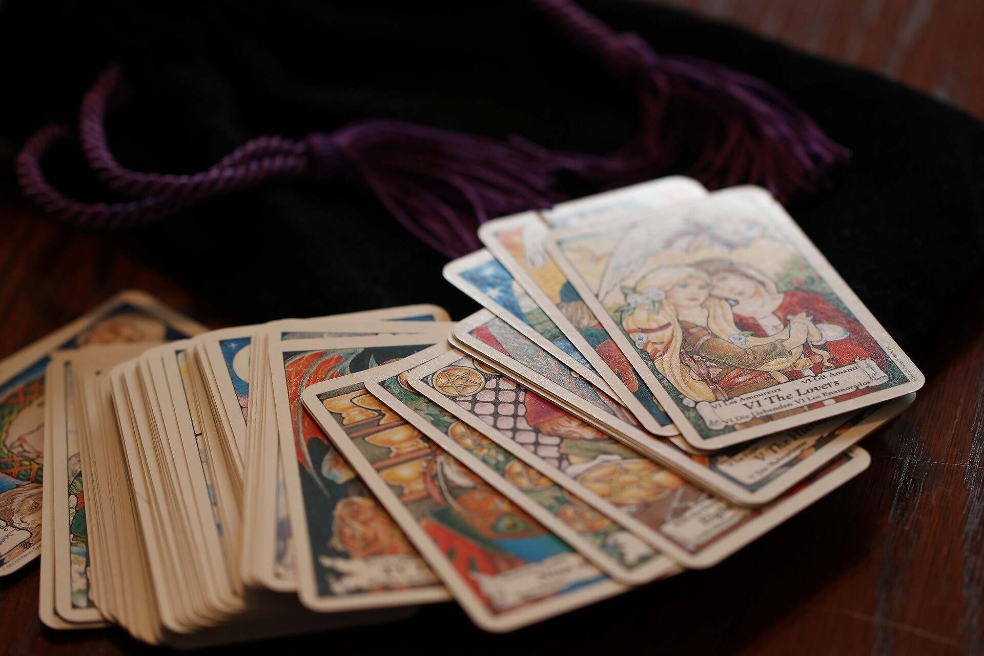 How to Read Tarot Cards