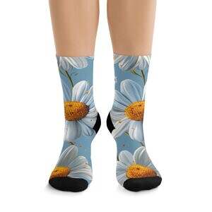 Bloom with Every Step – Daisy Print Crew Socks