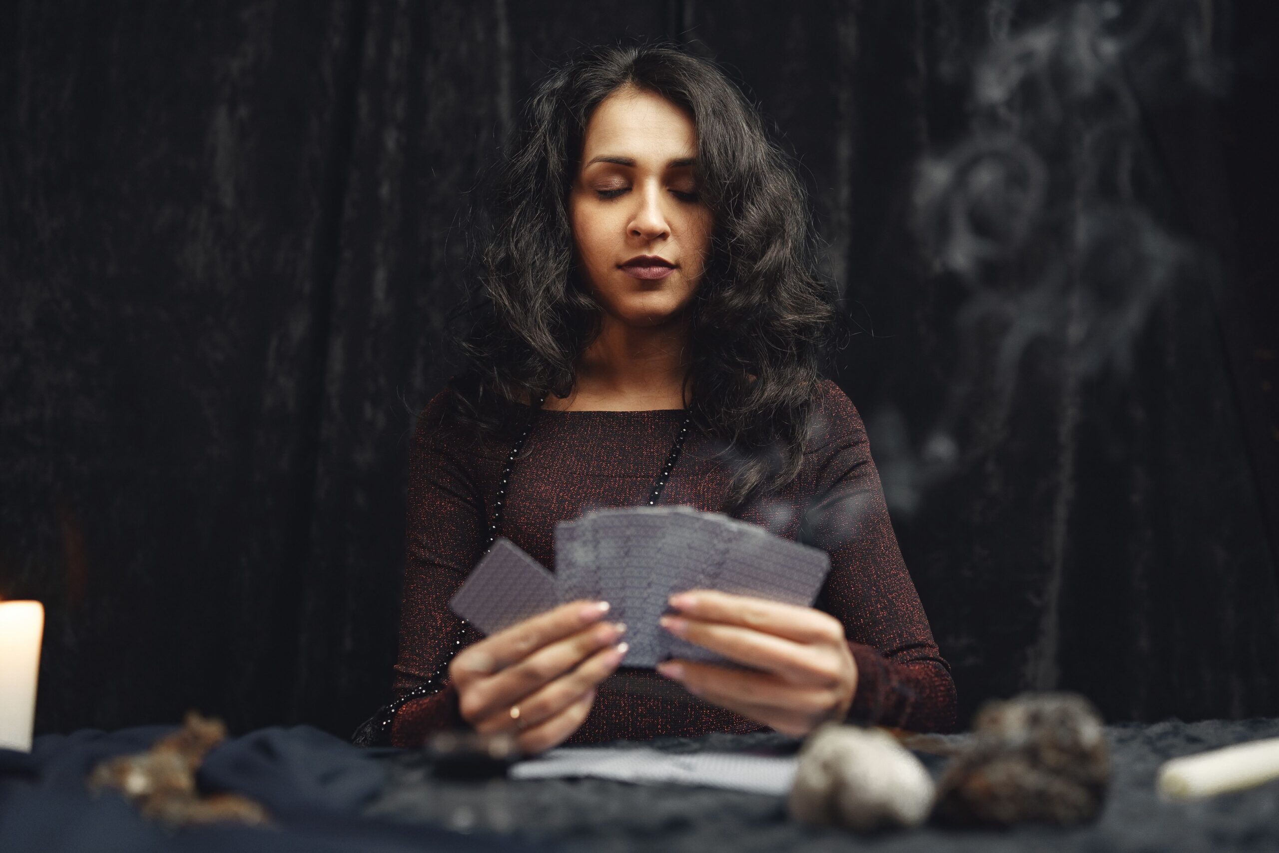 A Good Tarot Reader Doesn’t Tell You What to Do